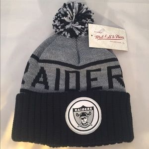 RAIDERS Gray Knit Beanie - Mitchell & Ness